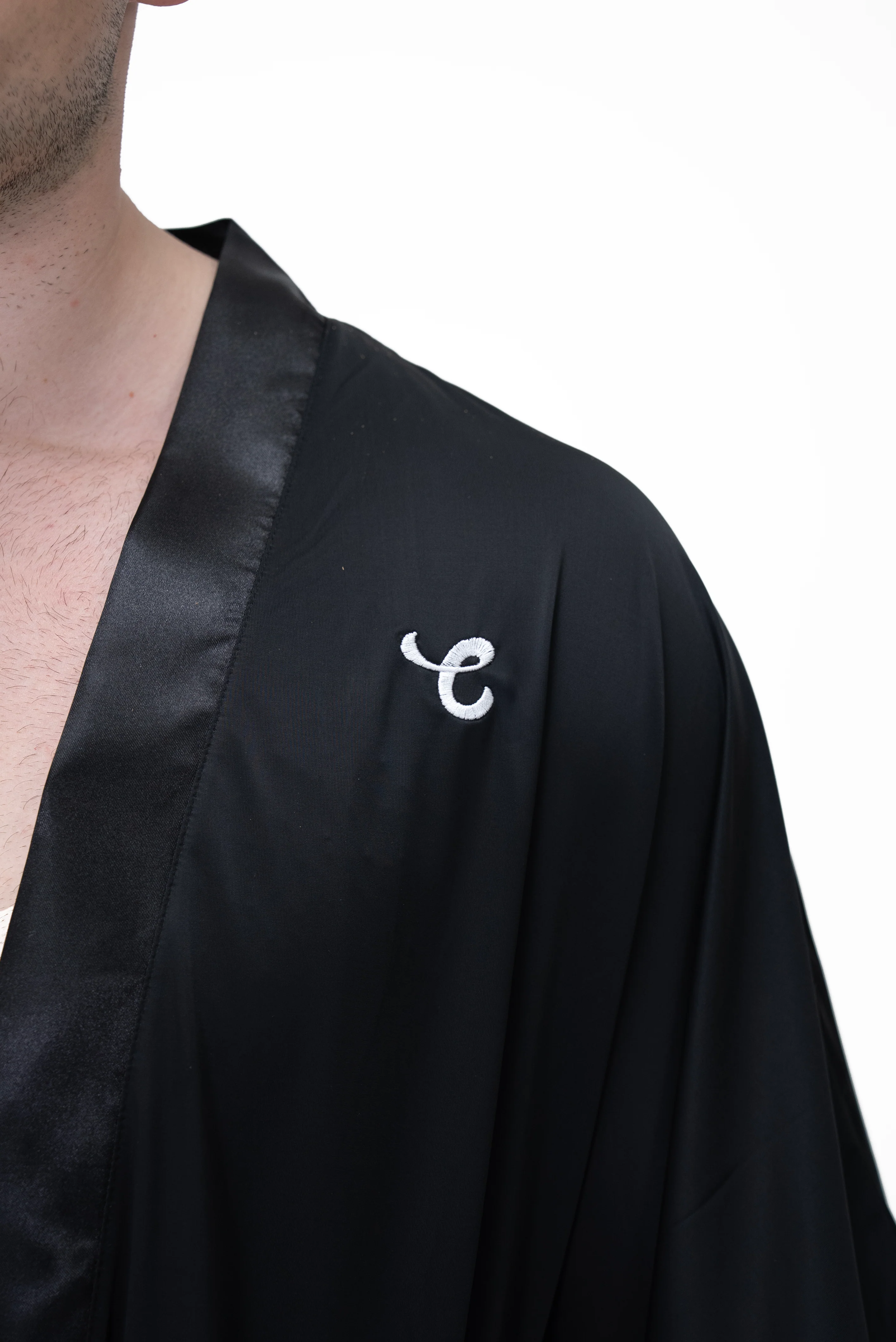 Black Robe - Image 5